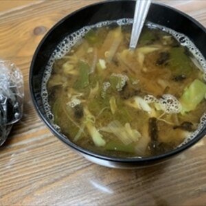 小松菜と大根、えのきと油揚げの味噌汁